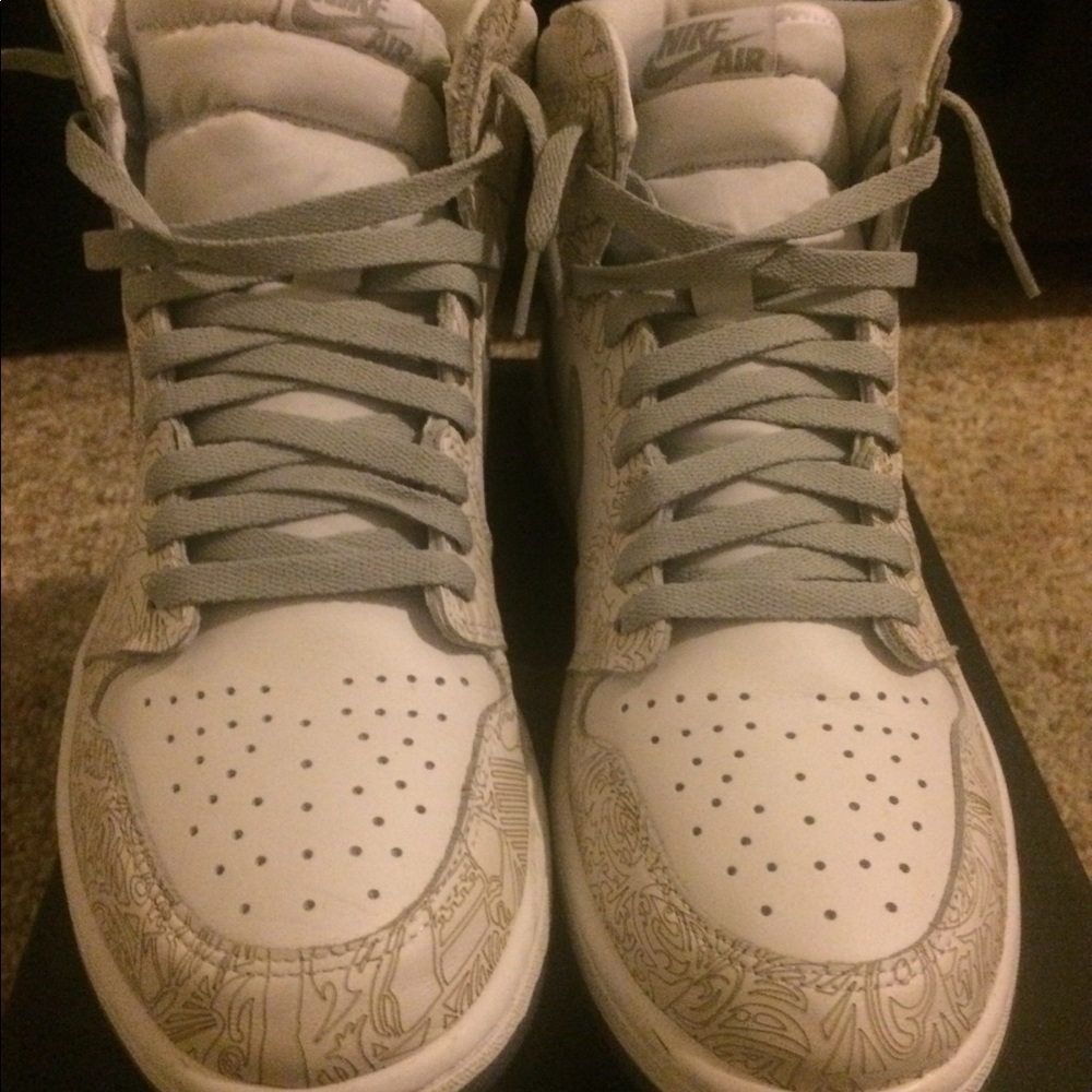 Air Jordan 1 Retro Hi OG LASER (Authentic) - Picture 2 of 8